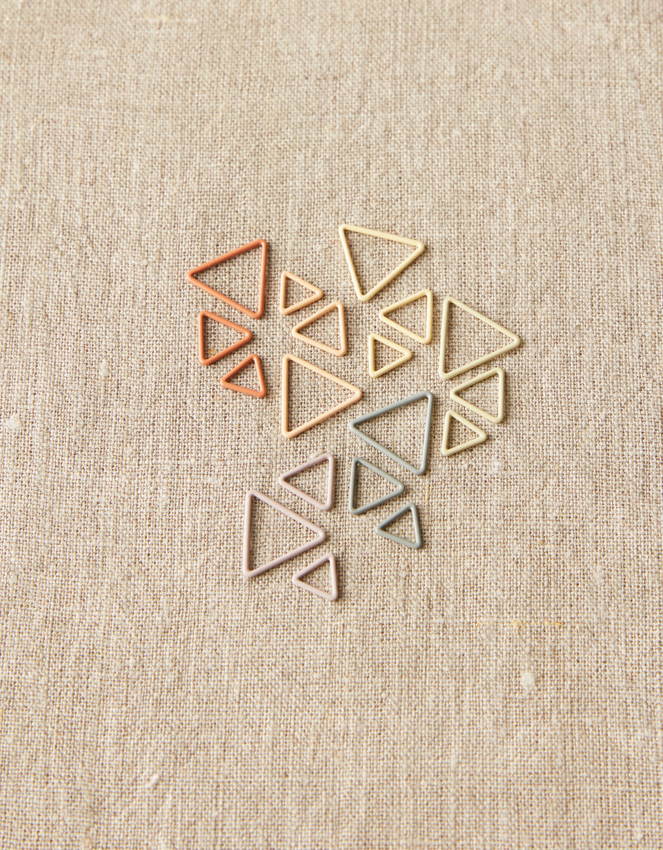 10x Marcapuntos Triangulares <br> Triangle Stitch Markers Earth Tones